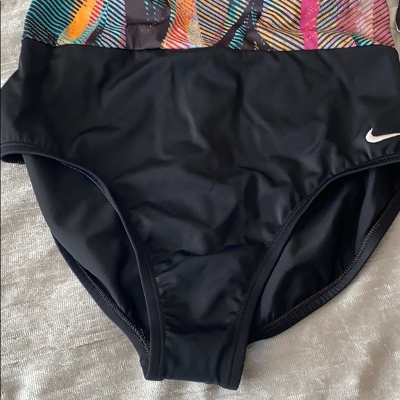 NIKE BATHING SUIT NWT - Picture 4 of 8